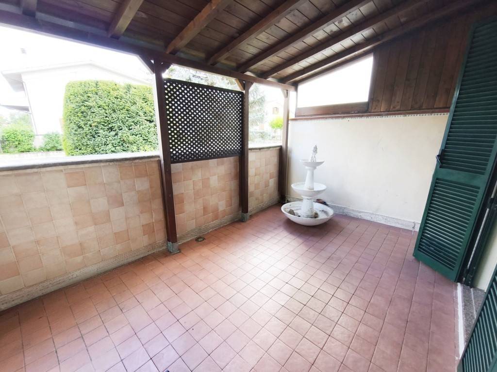 casa indipendente in vendita ad Avezzano in zona San Pelino