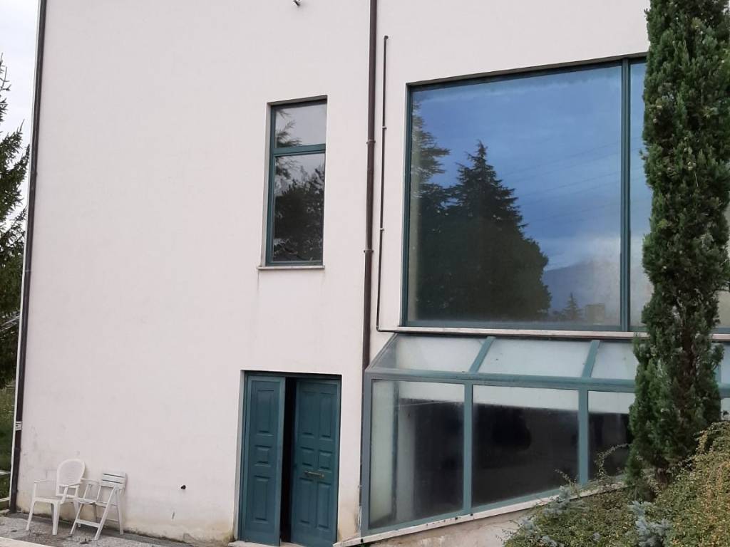 casa indipendente in vendita ad Avezzano