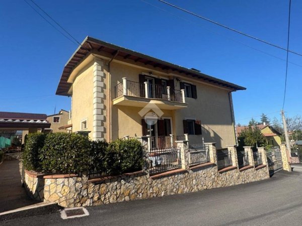 casa indipendente in vendita ad Avezzano