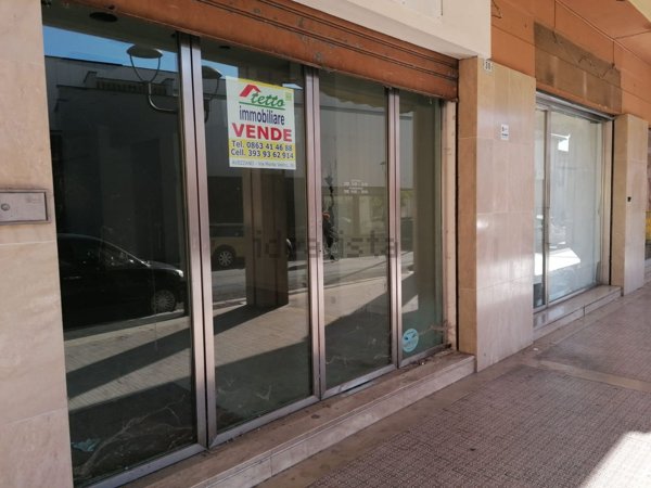 locale commerciale in vendita ad Avezzano