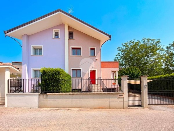casa indipendente in vendita ad Avezzano