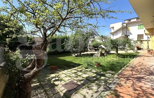casa indipendente in vendita ad Avezzano