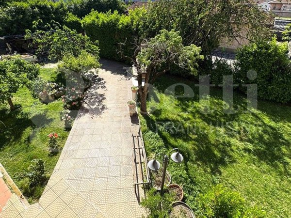 casa indipendente in vendita ad Avezzano