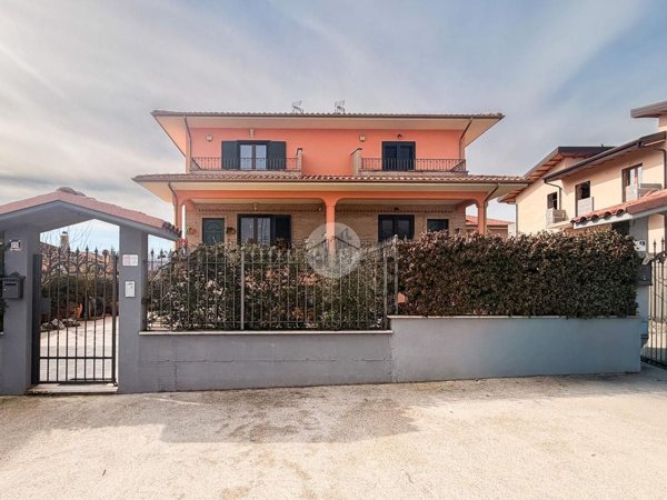 appartamento in vendita ad Avezzano in zona Caruscino