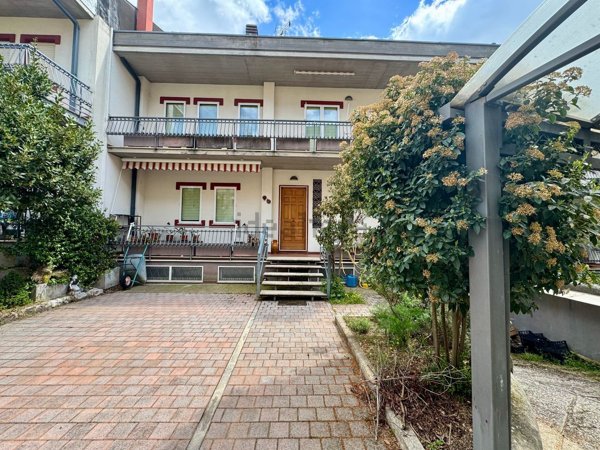 casa indipendente in vendita ad Avezzano