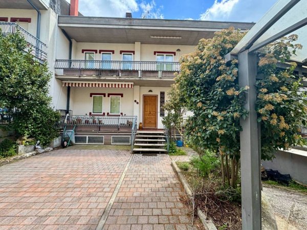 casa indipendente in vendita ad Avezzano