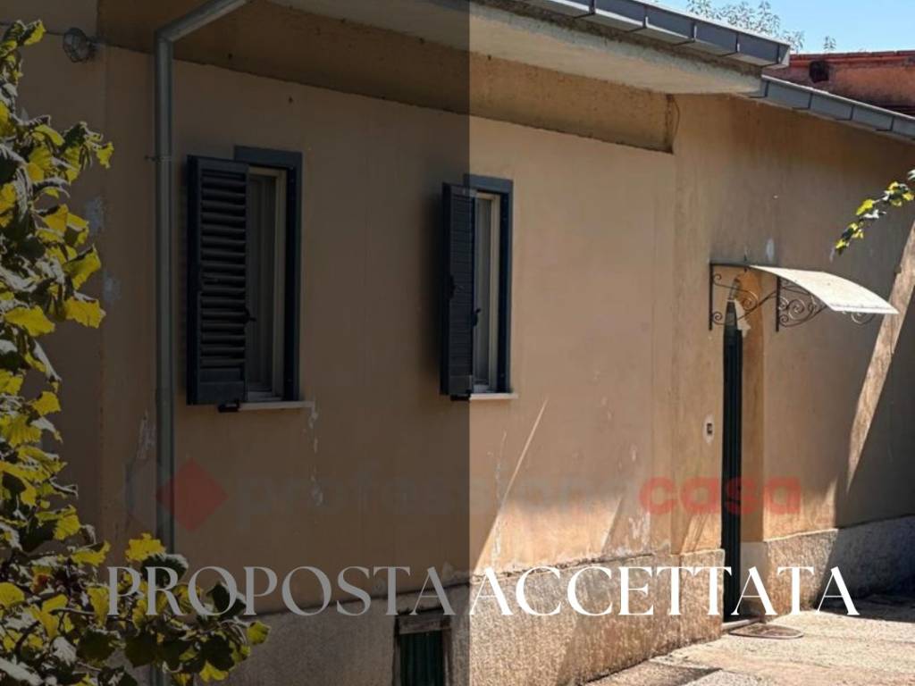 casa indipendente in vendita ad Avezzano in zona Incile