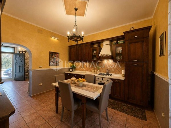 casa indipendente in vendita ad Avezzano