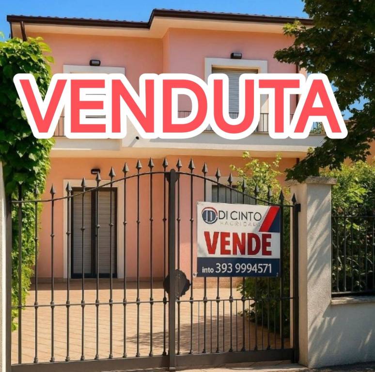 casa indipendente in vendita ad Avezzano