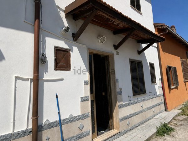casa semindipendente in vendita ad Avezzano
