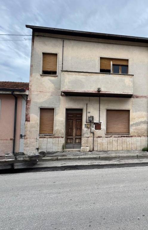 casa indipendente in vendita ad Avezzano
