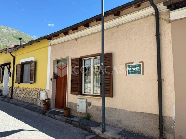 appartamento in vendita ad Avezzano in zona San Pelino