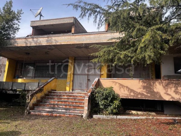 casa indipendente in vendita ad Avezzano