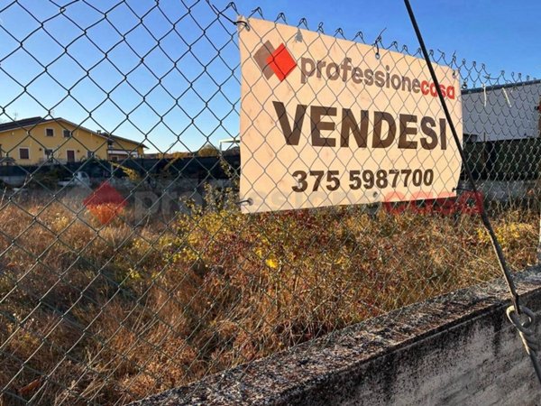 casa indipendente in vendita ad Avezzano in zona Caruscino