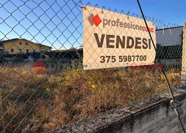casa indipendente in vendita ad Avezzano in zona Caruscino