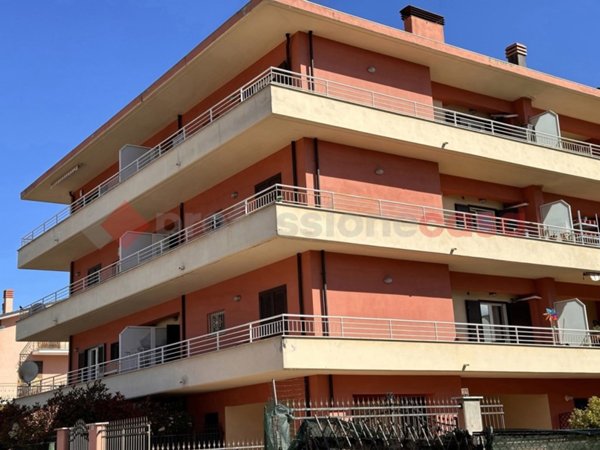 appartamento in vendita ad Avezzano in zona Caruscino