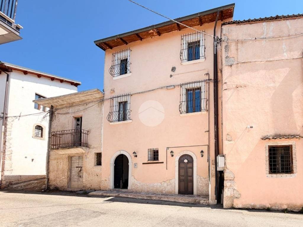 casa indipendente in vendita ad Avezzano