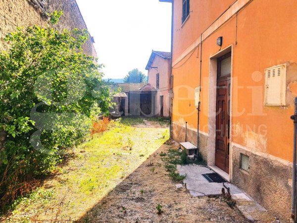 casa indipendente in vendita ad Avezzano