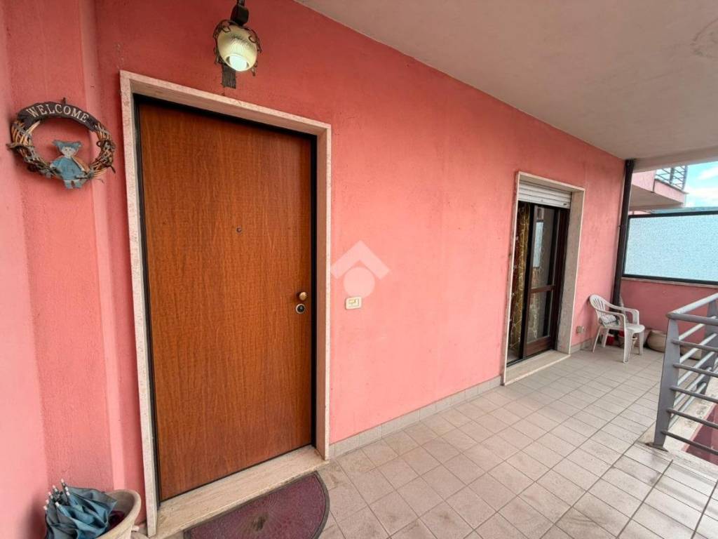 casa indipendente in vendita ad Avezzano in zona Caruscino