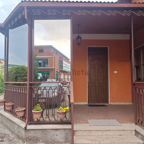 casa indipendente in vendita ad Avezzano