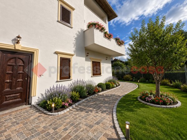 casa indipendente in vendita ad Avezzano in zona Caruscino