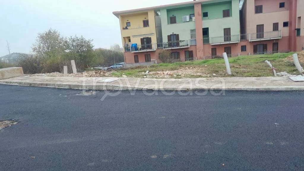 terreno edificabile in vendita ad Avezzano in zona Caruscino
