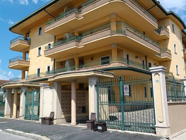 appartamento in vendita ad Avezzano in zona Caruscino