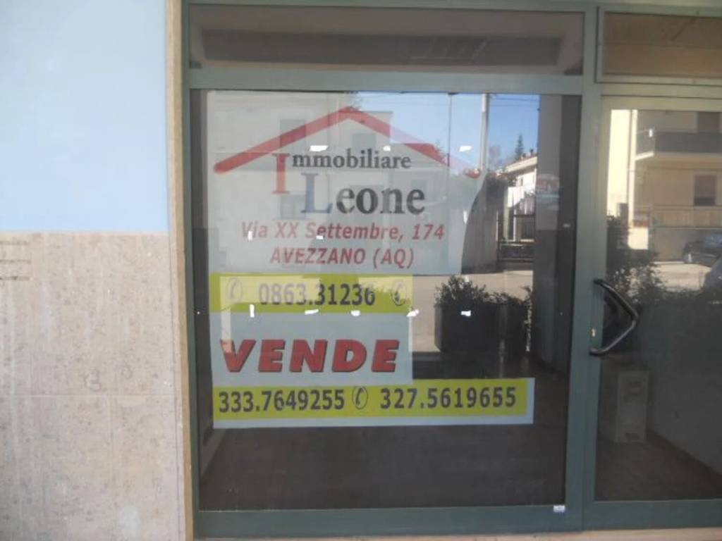 negozio in vendita ad Avezzano in zona Caruscino