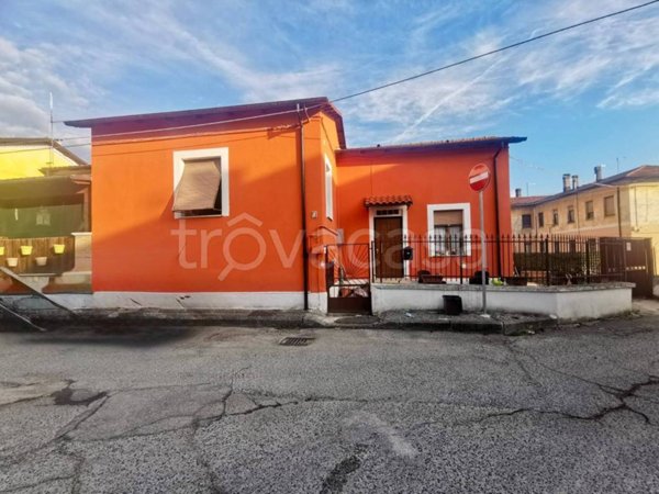 casa indipendente in vendita ad Avezzano