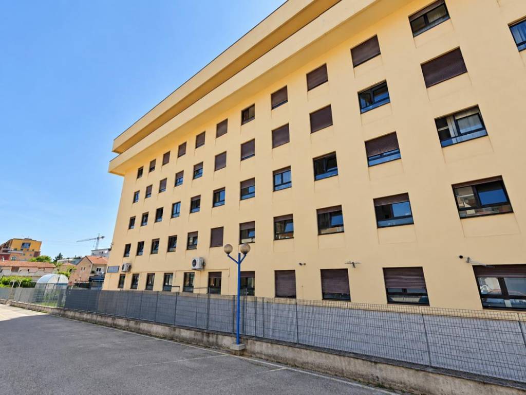 ufficio in vendita ad Avezzano