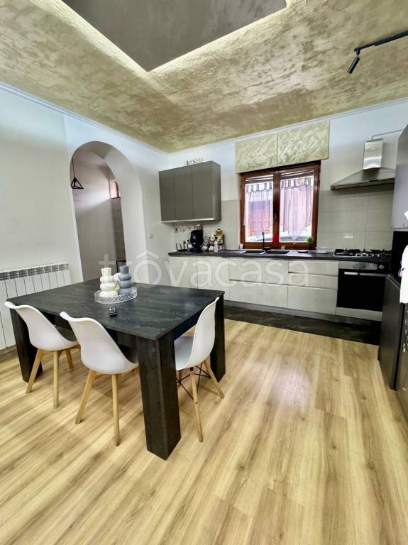 casa indipendente in vendita ad Avezzano