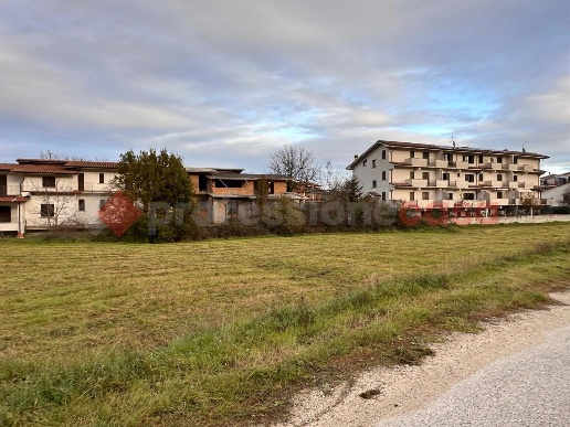 casa indipendente in vendita ad Avezzano in zona Caruscino