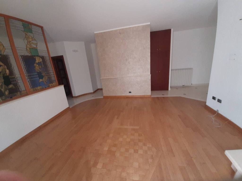 appartamento in vendita ad Avezzano in zona Caruscino