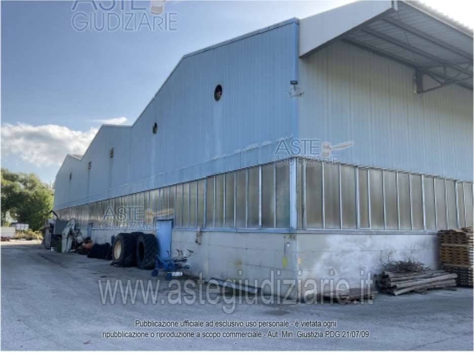 locale commerciale in vendita ad Avezzano