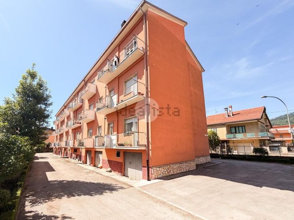 appartamento in vendita ad Avezzano in zona Caruscino