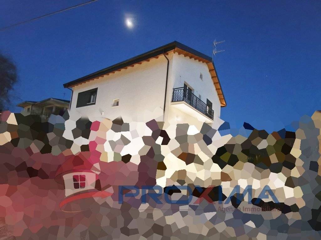 appartamento in vendita ad Avezzano in zona Caruscino