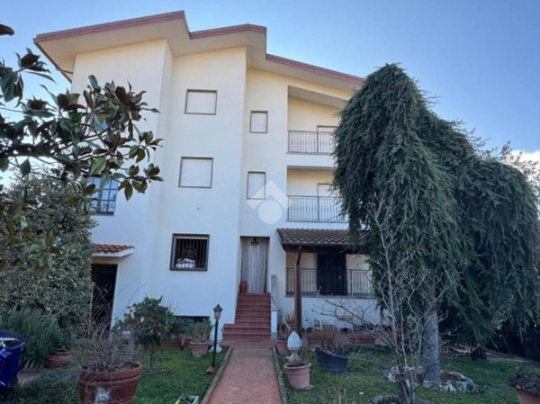 appartamento in vendita ad Avezzano in zona Caruscino