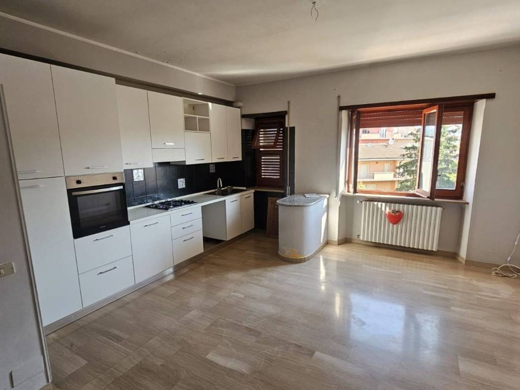appartamento in vendita ad Avezzano in zona Caruscino