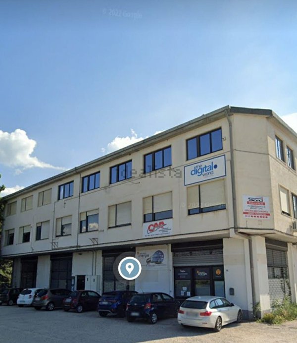 ufficio in vendita ad Avezzano in zona Caruscino