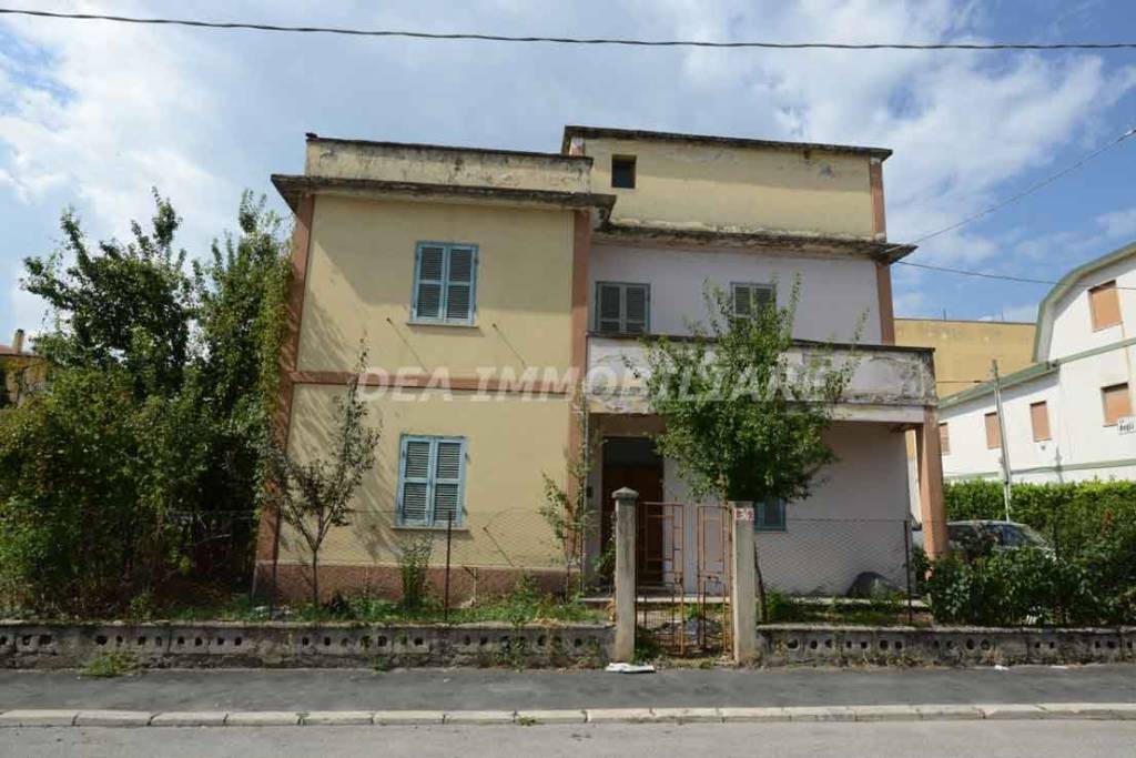 casa indipendente in vendita ad Avezzano