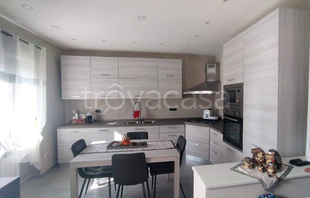 casa indipendente in vendita ad Avezzano