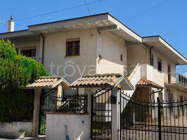 appartamento in vendita ad Avezzano in zona Caruscino
