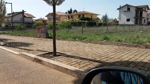 terreno in vendita ad Avezzano in zona Caruscino