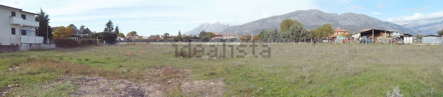 terreno in vendita ad Avezzano in zona Caruscino