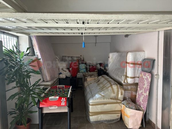 box auto in vendita ad Avezzano in zona Caruscino