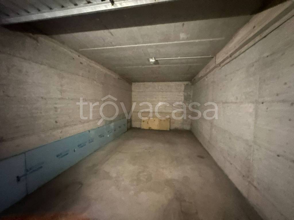 box auto in vendita ad Avezzano