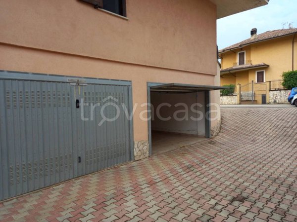 box auto in vendita ad Avezzano
