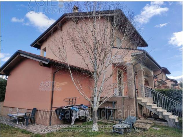 casa indipendente in vendita ad Avezzano
