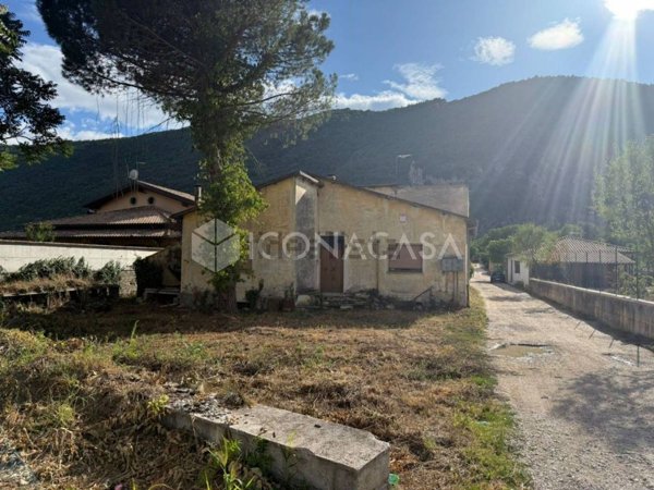casa indipendente in vendita ad Avezzano