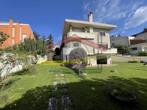 casa indipendente in vendita ad Avezzano